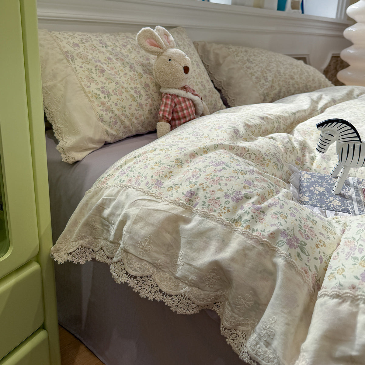 Lace Trim Cotton Bedding Set
