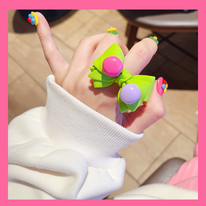 Exaggerated Bow Statement Ring - Modomu