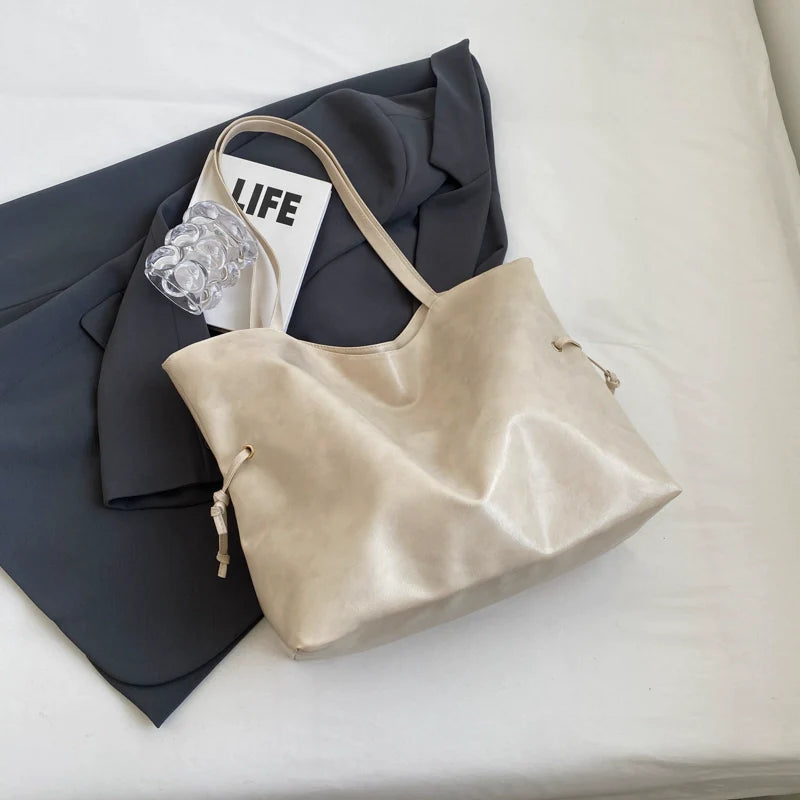 Simple Textured Everyday Tote Bag - Modomu