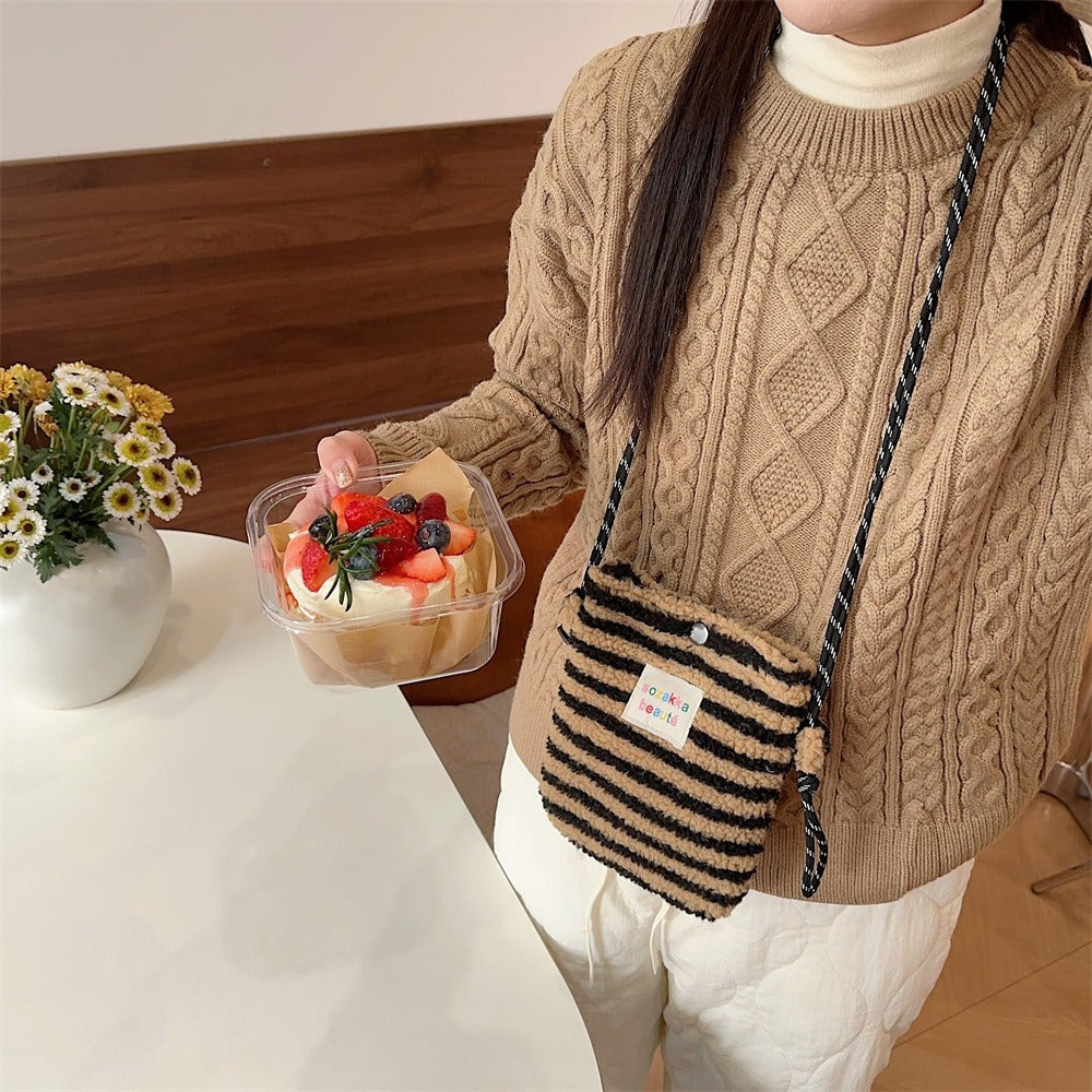 Plush Polka Dot Shoulder Bag - Modomu