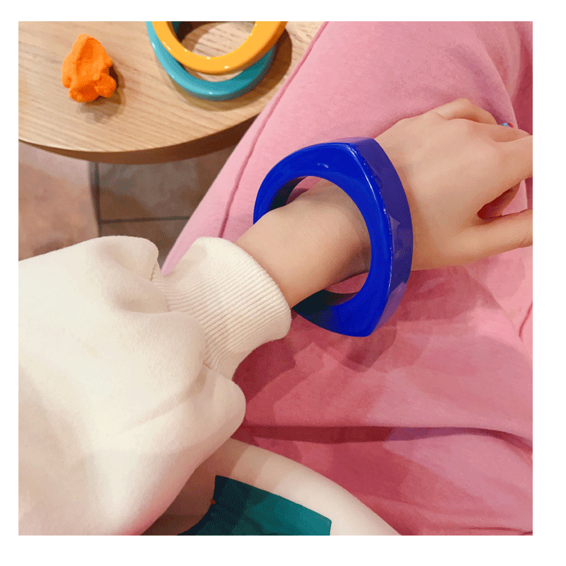 Geometric Acrylic Statement Bracelet - Modomu