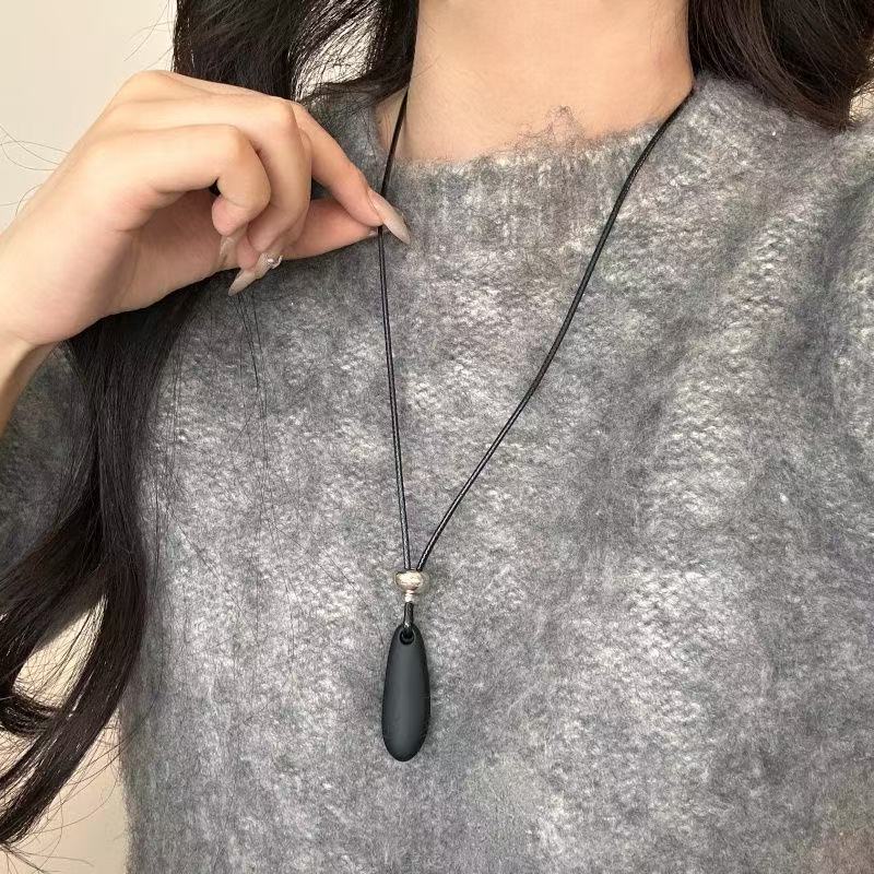 Water Drop Pendant Leather Necklace - Modomu