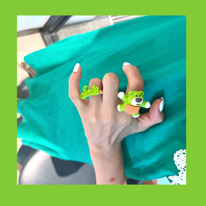 Exaggerated Bow Statement Ring - Modomu