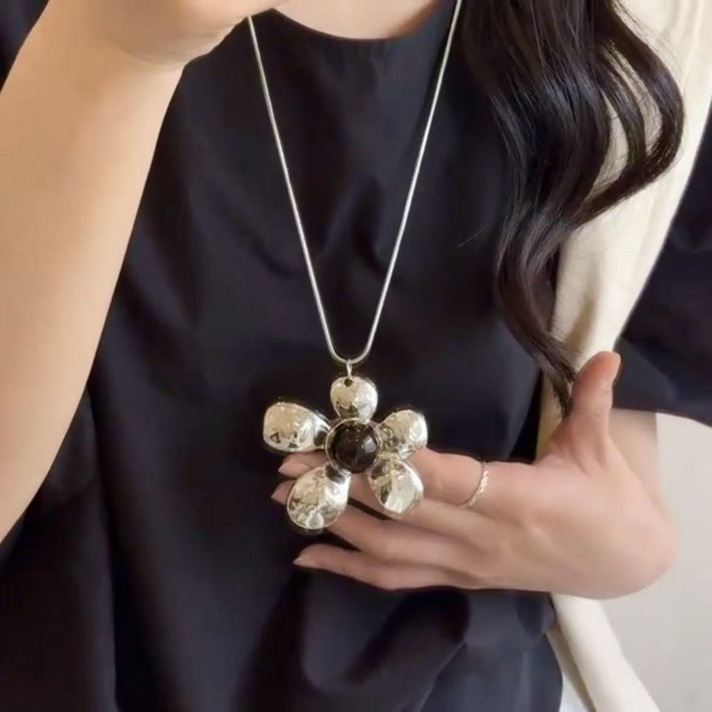 Retro Floral Pendant Necklace - Modomu