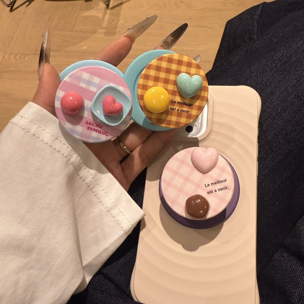 Gingham Heart Magnetic Grip