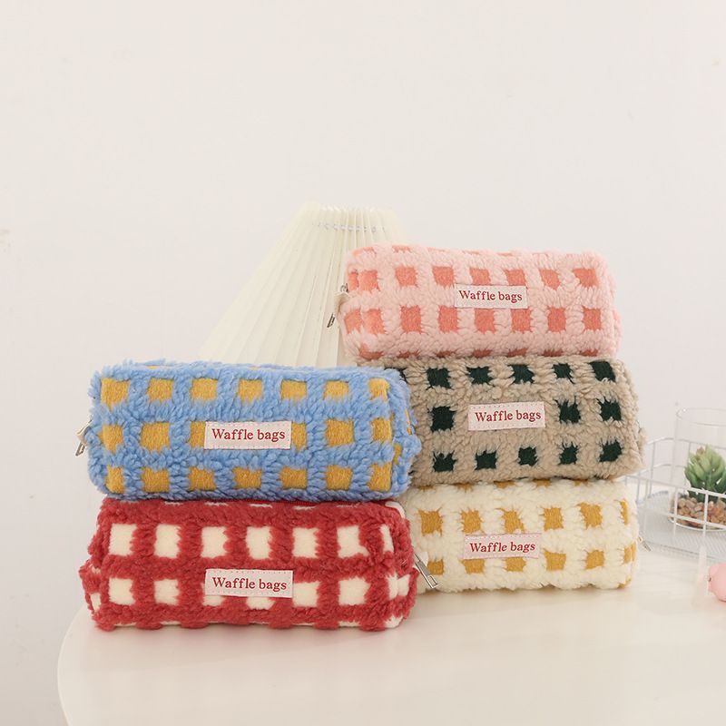 Checkerboard Plush Pencil Case - Modomu