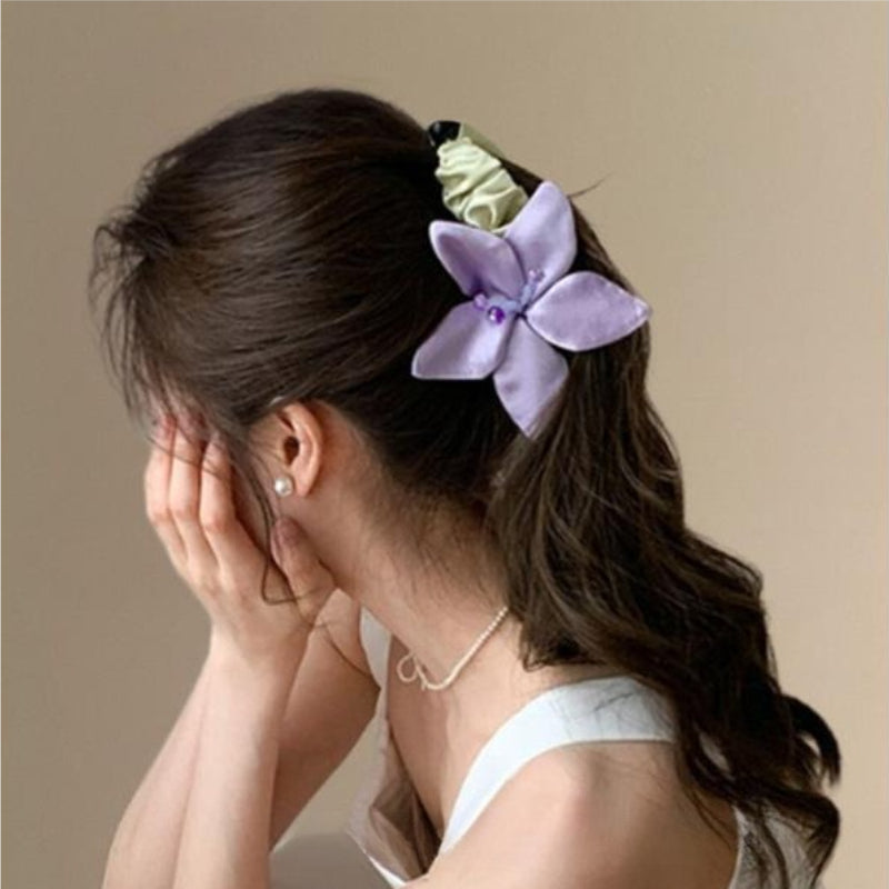 Blossom Banana Clip