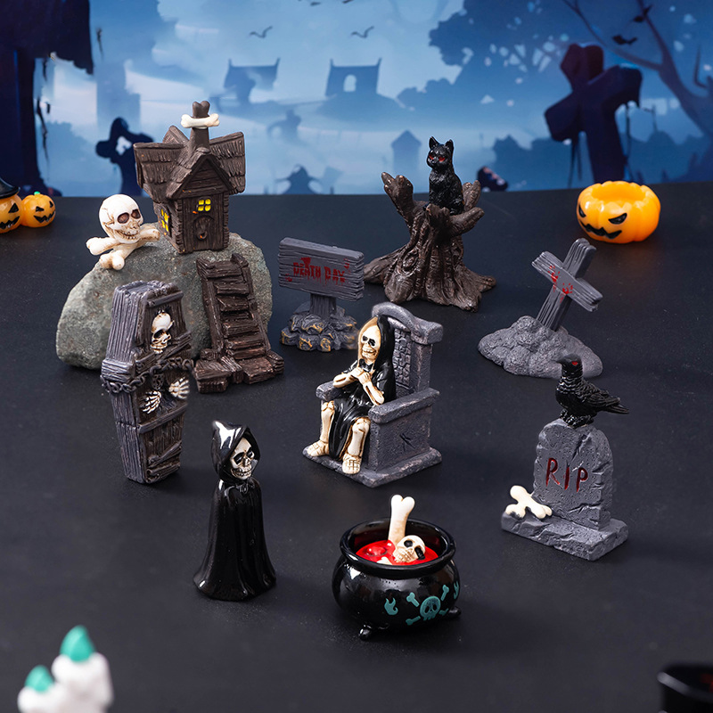 Miniature Graveyard Scene Set