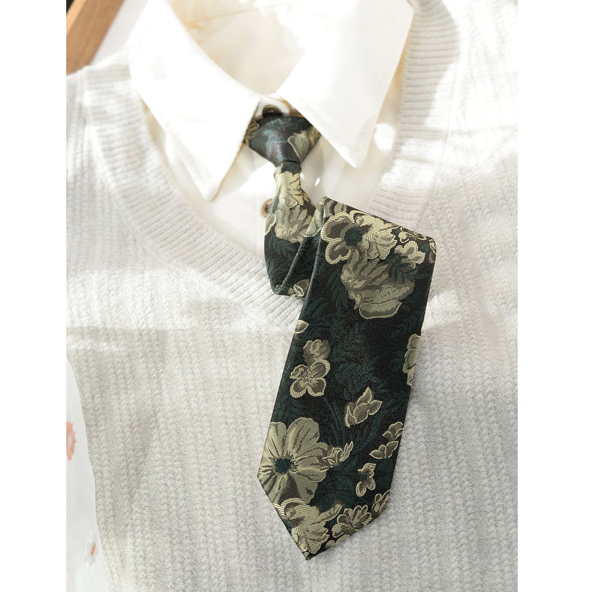Cartoon Youth Academy Tie - Modomu
