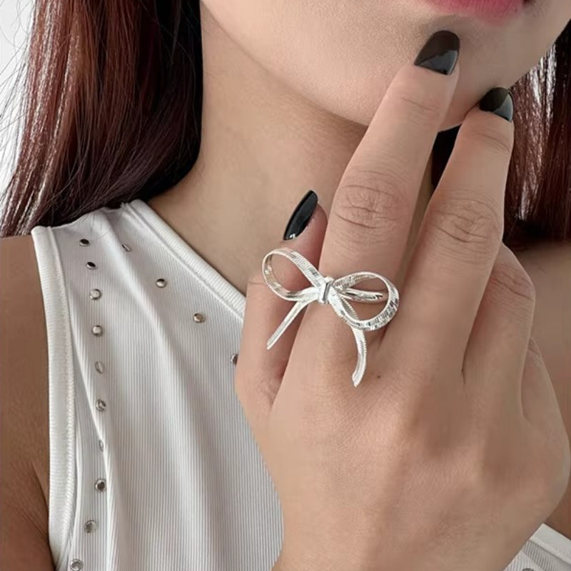 Minimalist Adjustable Bow Ring - Modomu