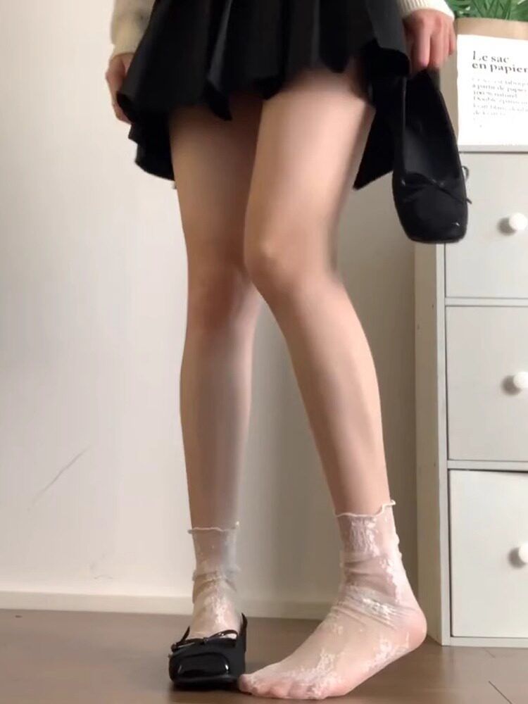 Frilled Sheer Mesh Ankle Socks