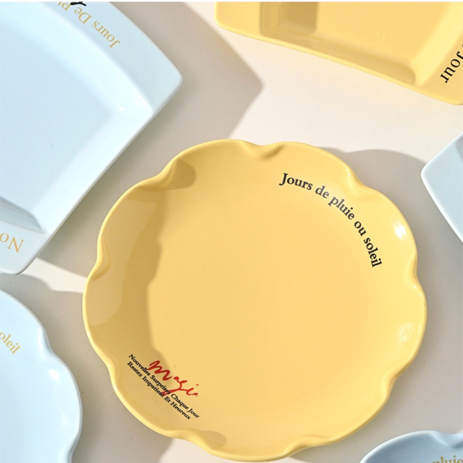Retro French Script Tableware