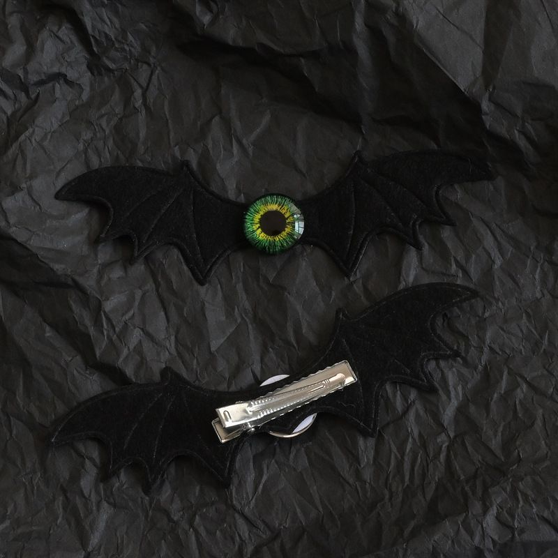 Bat Wing Eye Clip