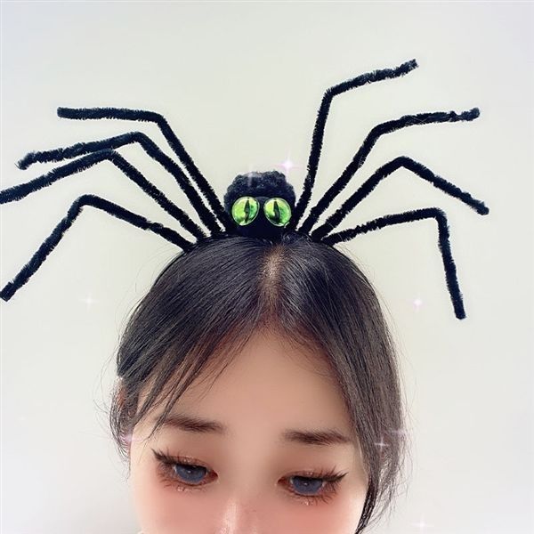 Giant Fuzzy Spider Headband