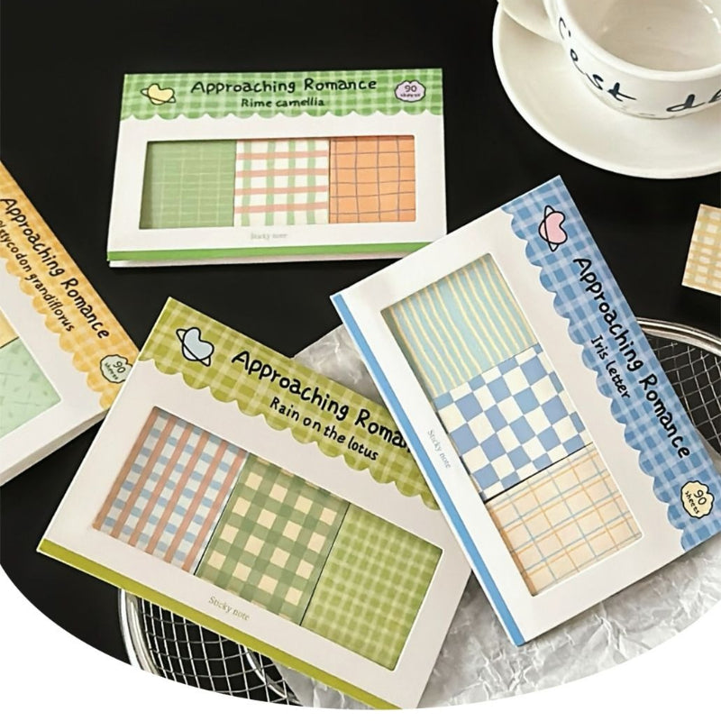 Plaid Sticky Notes Minimal Desk - Modomu