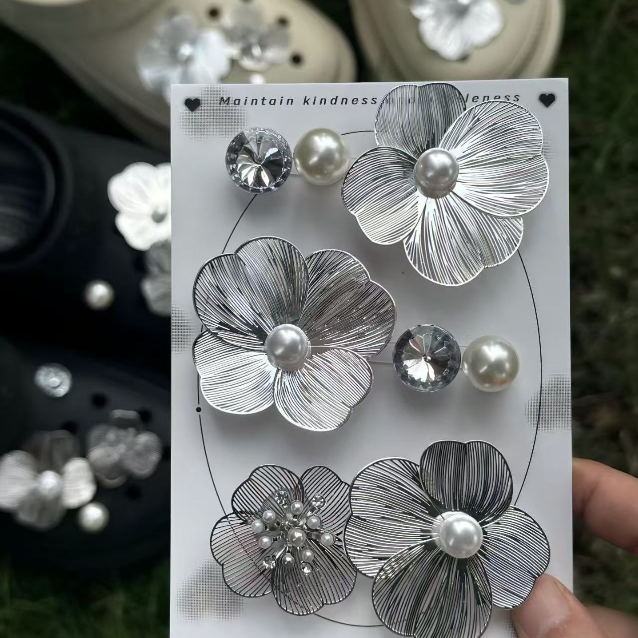 Ribbed Petal Flower Charms