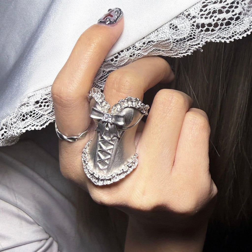 Skirt pendant statement ring