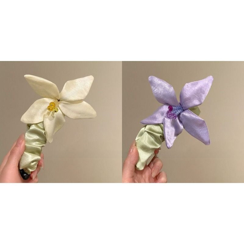 Blossom Banana Clip