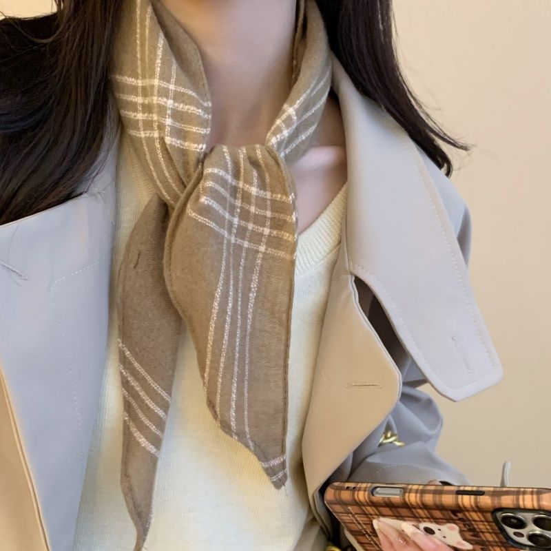 Pieced Diamond Neck Scarf