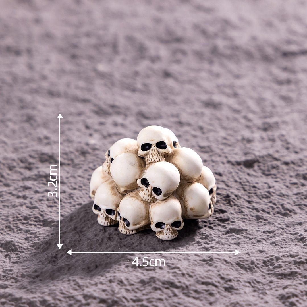 Tiny Skull Pile Figures