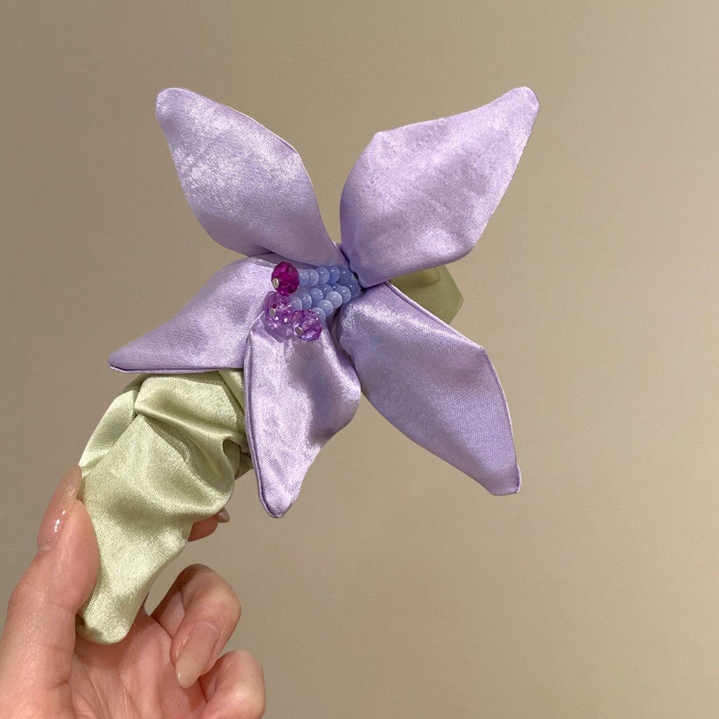 Blossom Banana Clip