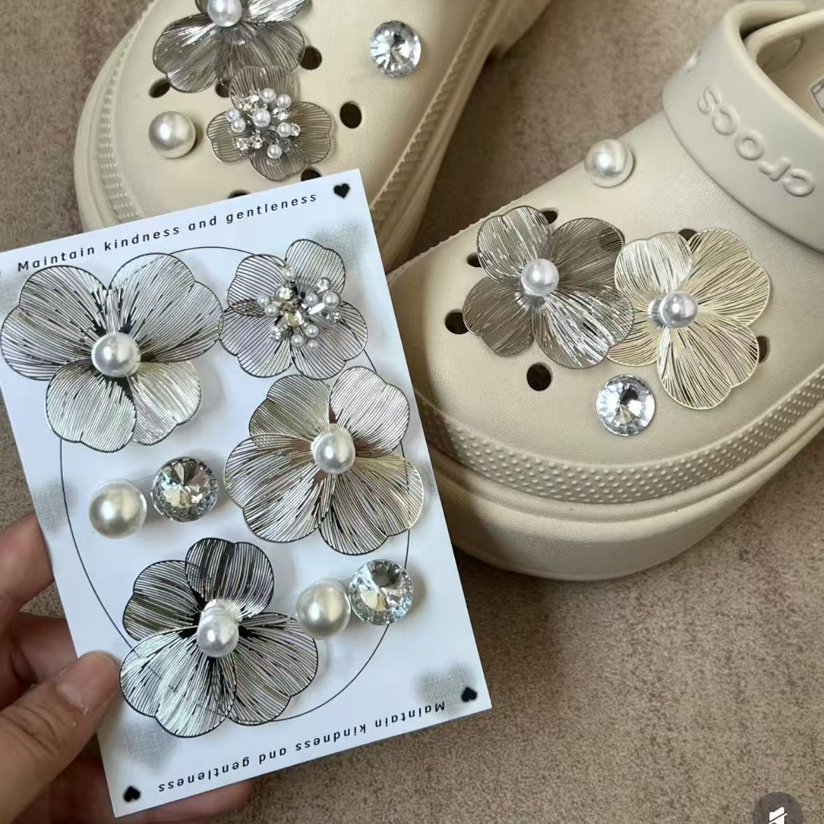 Ribbed Petal Flower Charms