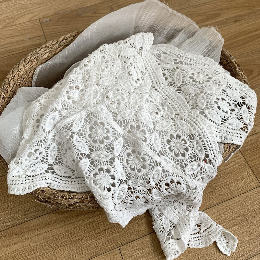 Retro Lace Crochet Triangle Scarf - Modomu
