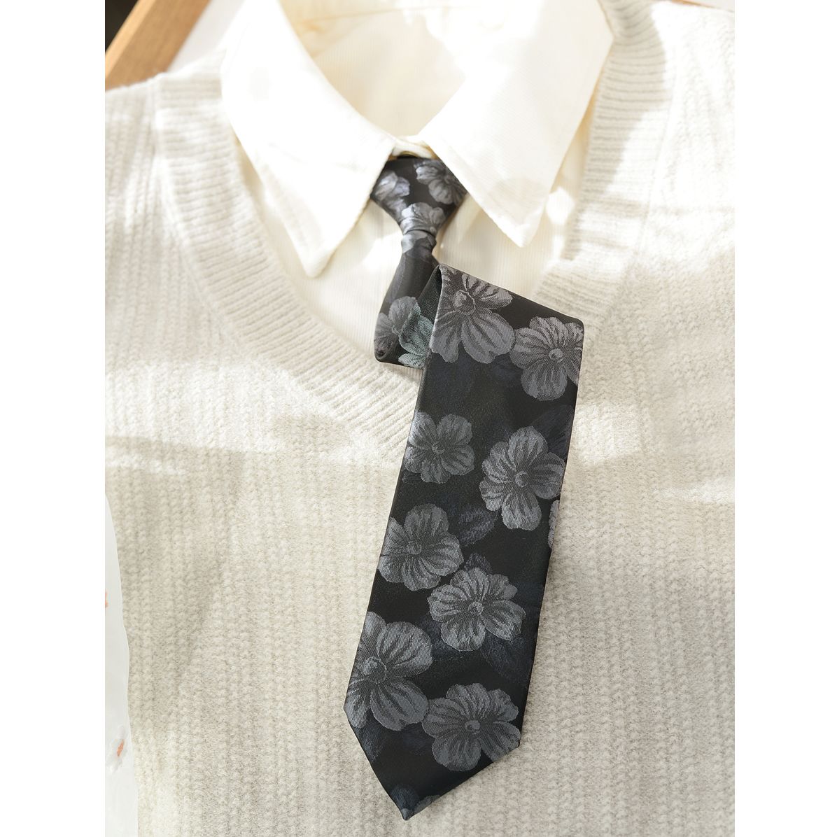 Cartoon Youth Academy Tie - Modomu