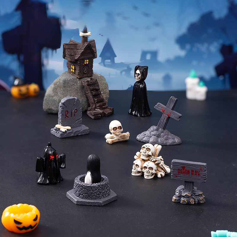 Miniature Graveyard Scene Set