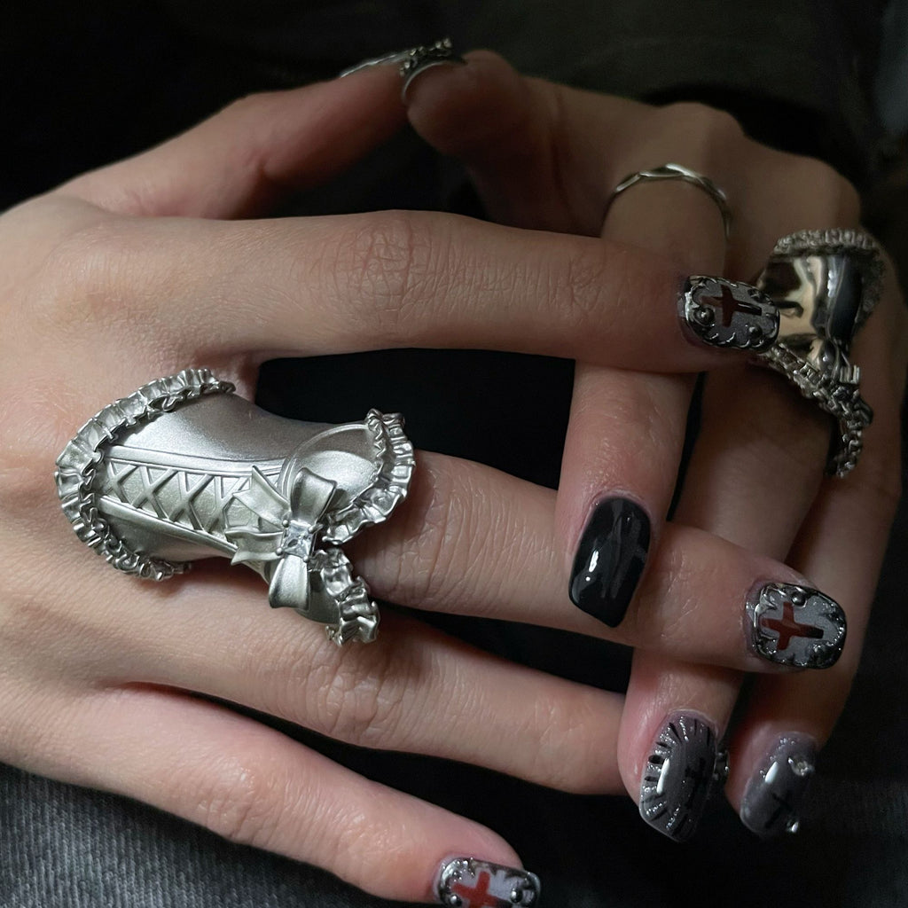 Skirt pendant statement ring