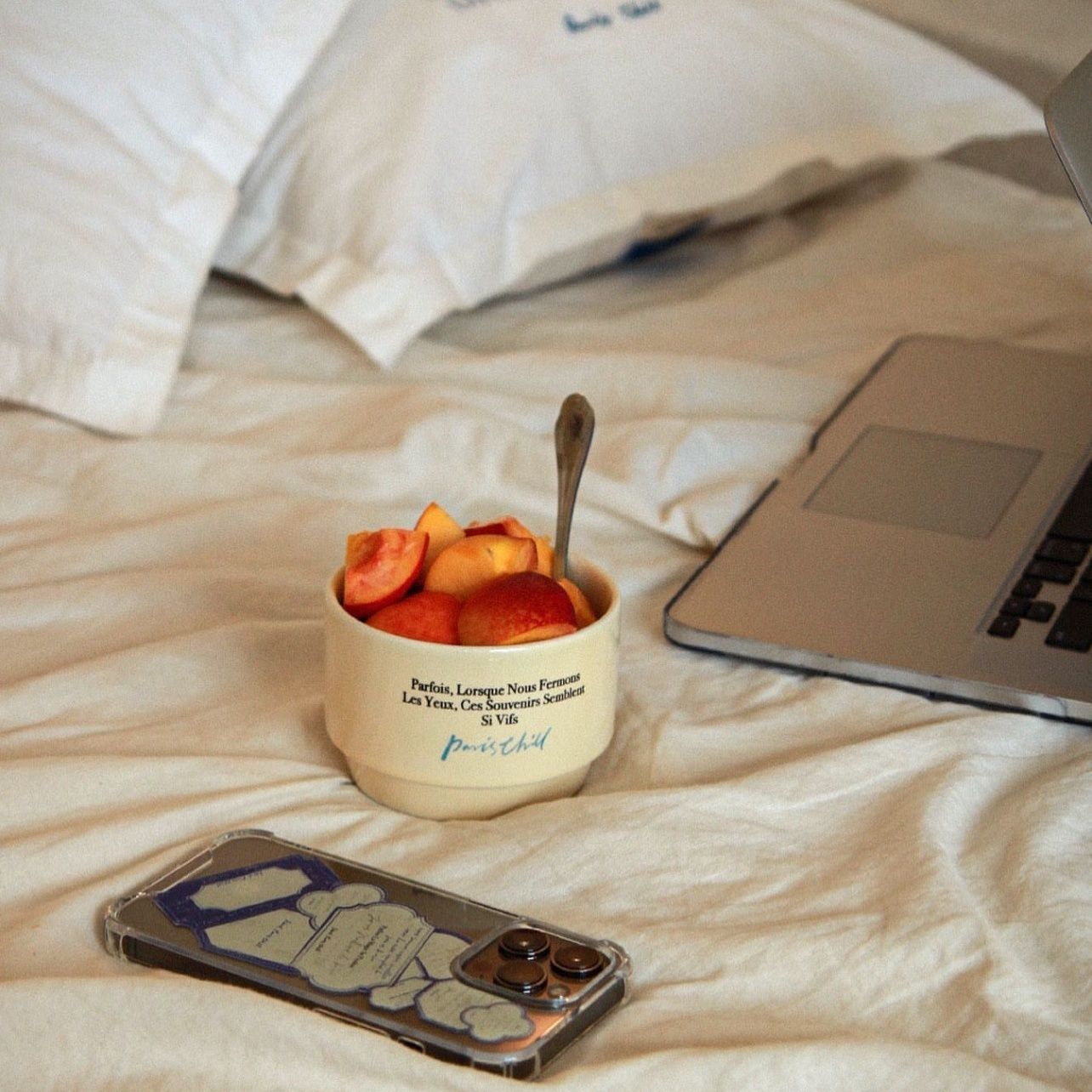 Retro French Script Tableware