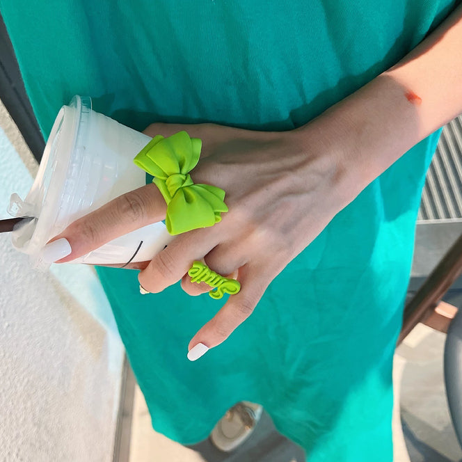 Exaggerated Bow Statement Ring - Modomu