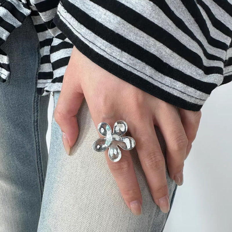 Matte Flower Adjustable Ring - Modomu