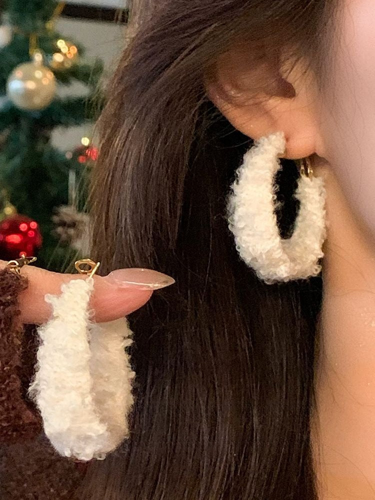 Plush Statement Drop Earrings - Modomu