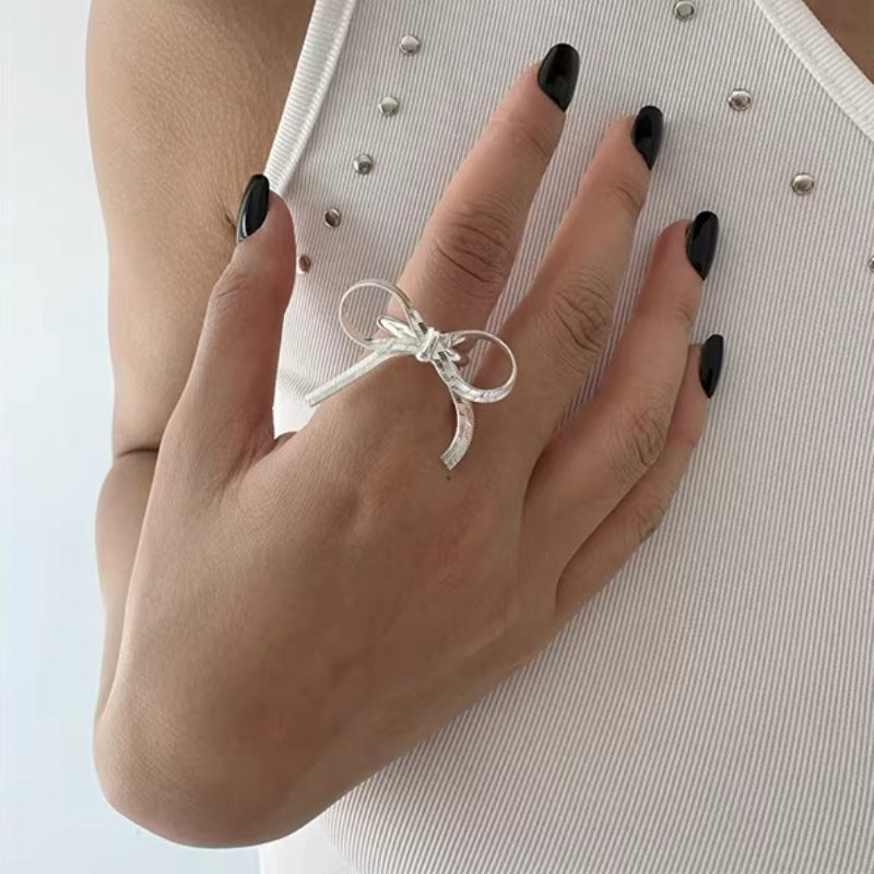 Minimalist Adjustable Bow Ring - Modomu