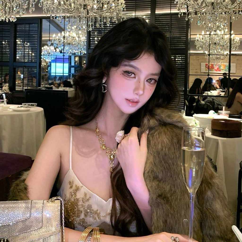 Shimmering Teardrop Statement Necklace - Modomu