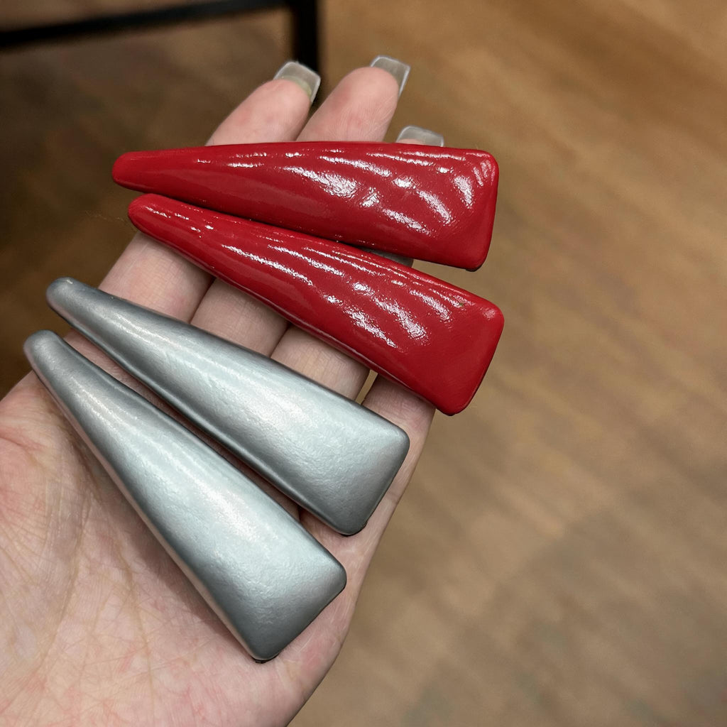 Glossy Triangle Snap Clip
