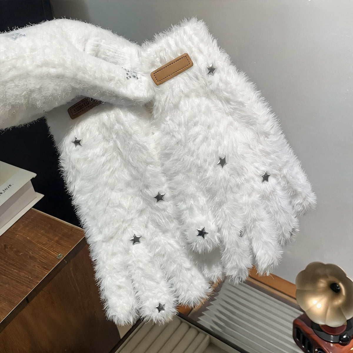 Star Studded Fluffy Gloves