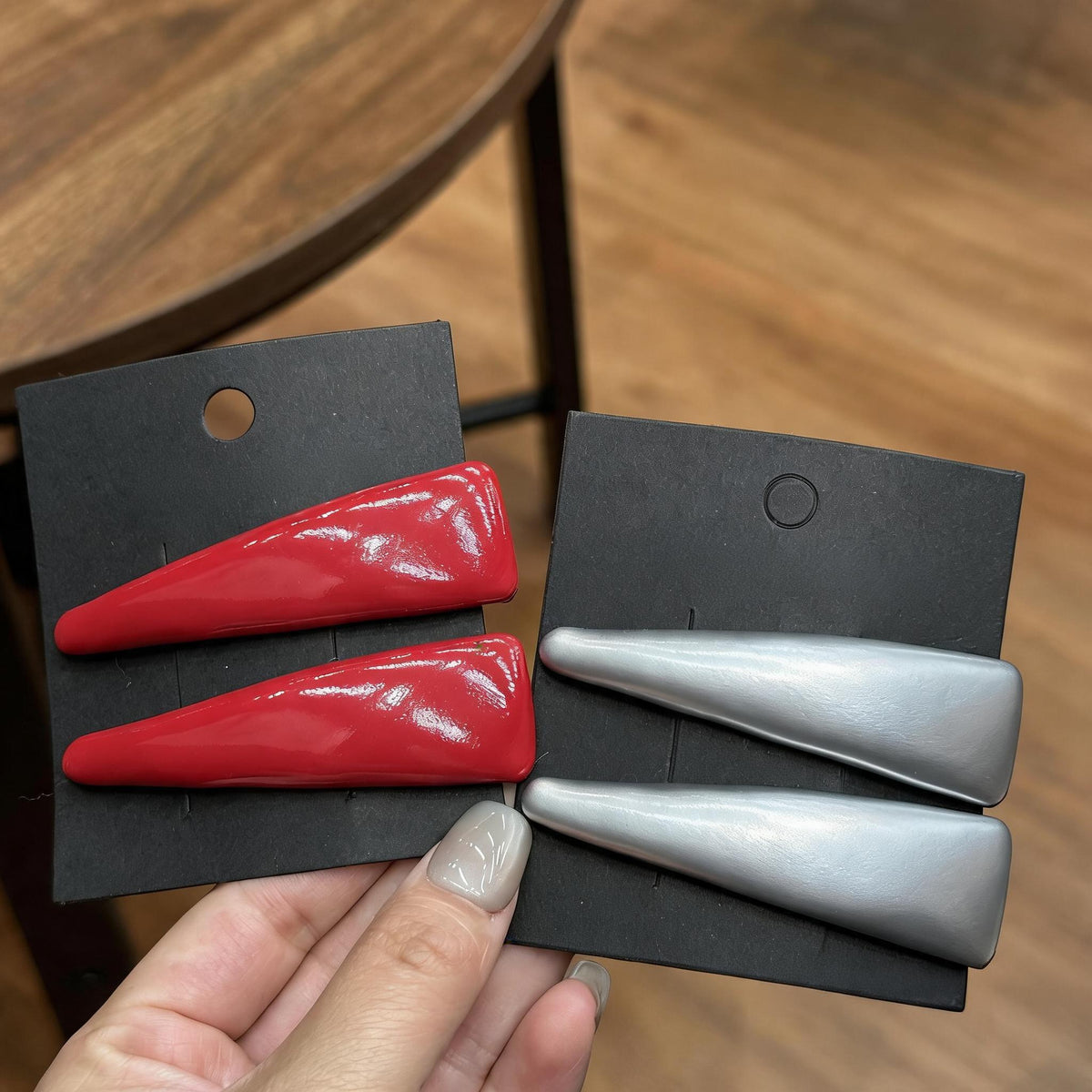 Glossy Triangle Snap Clip