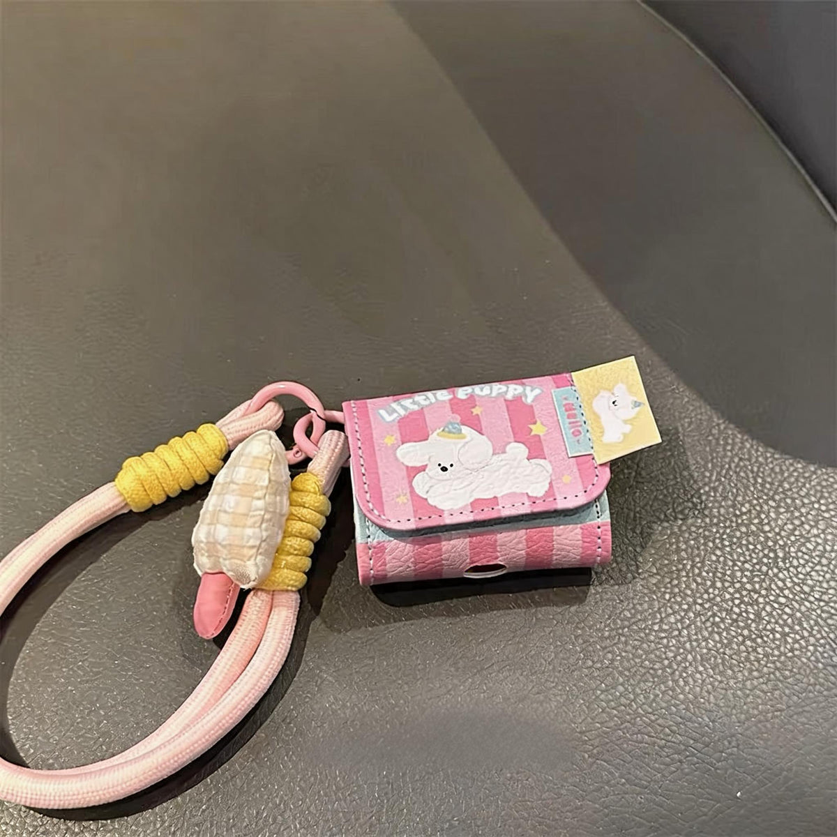 Little Puppy Striped AirPods Case