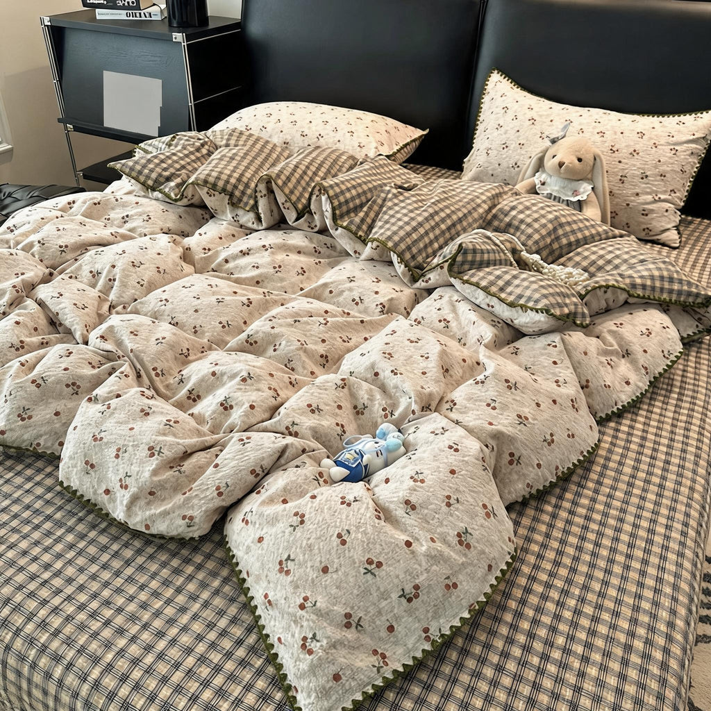 Scalloped Lace Quilted Cotton Coverlet