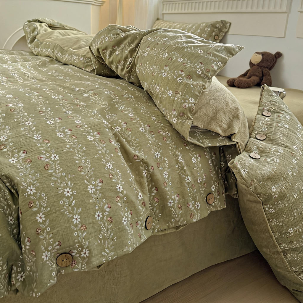 Ditsy Floral Buttoned Bedding Set