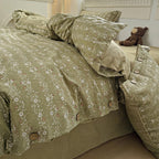 Ditsy Floral Buttoned Bedding Set