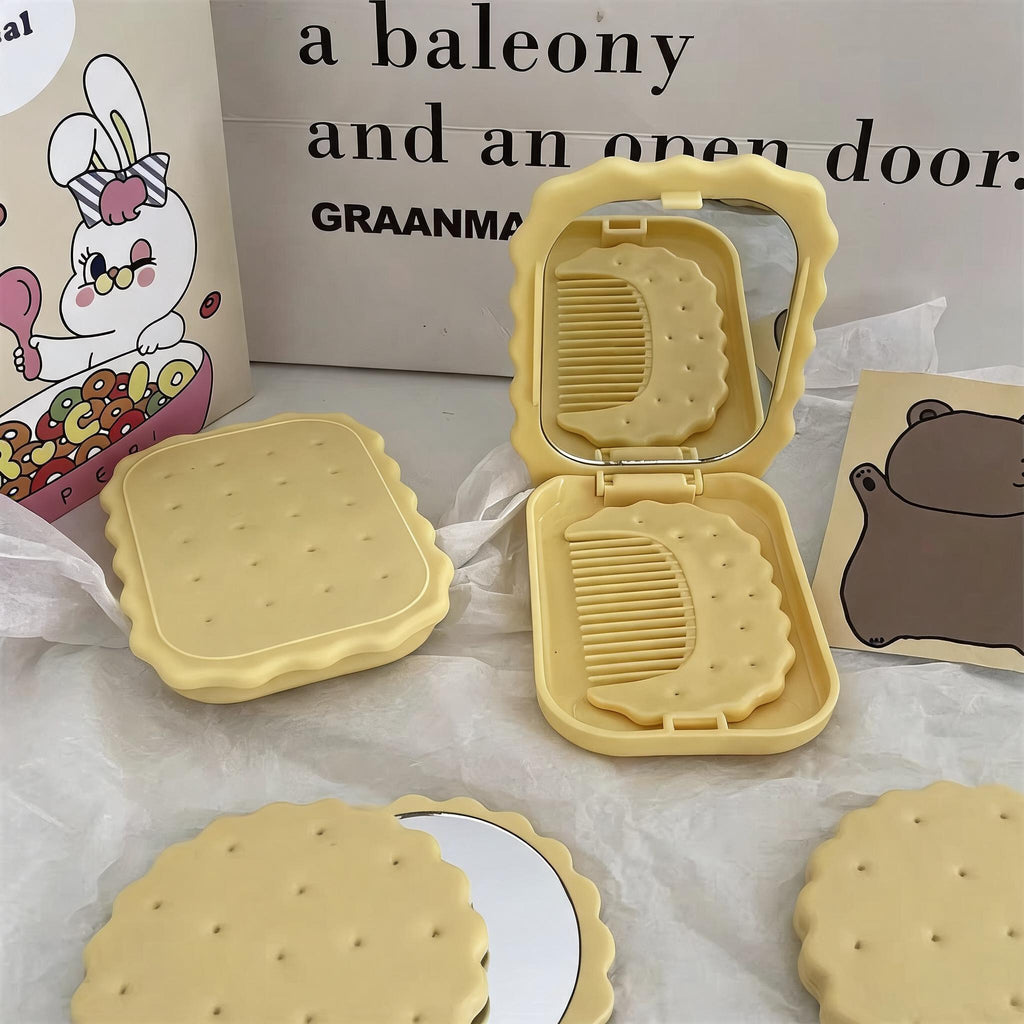 Biscuit Pocket Mirror Comb