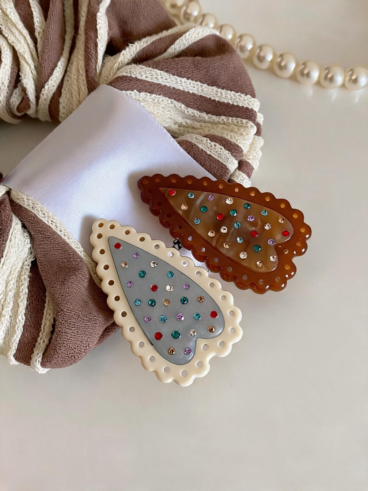 Scalloped Heart Sparkle Hair Clip