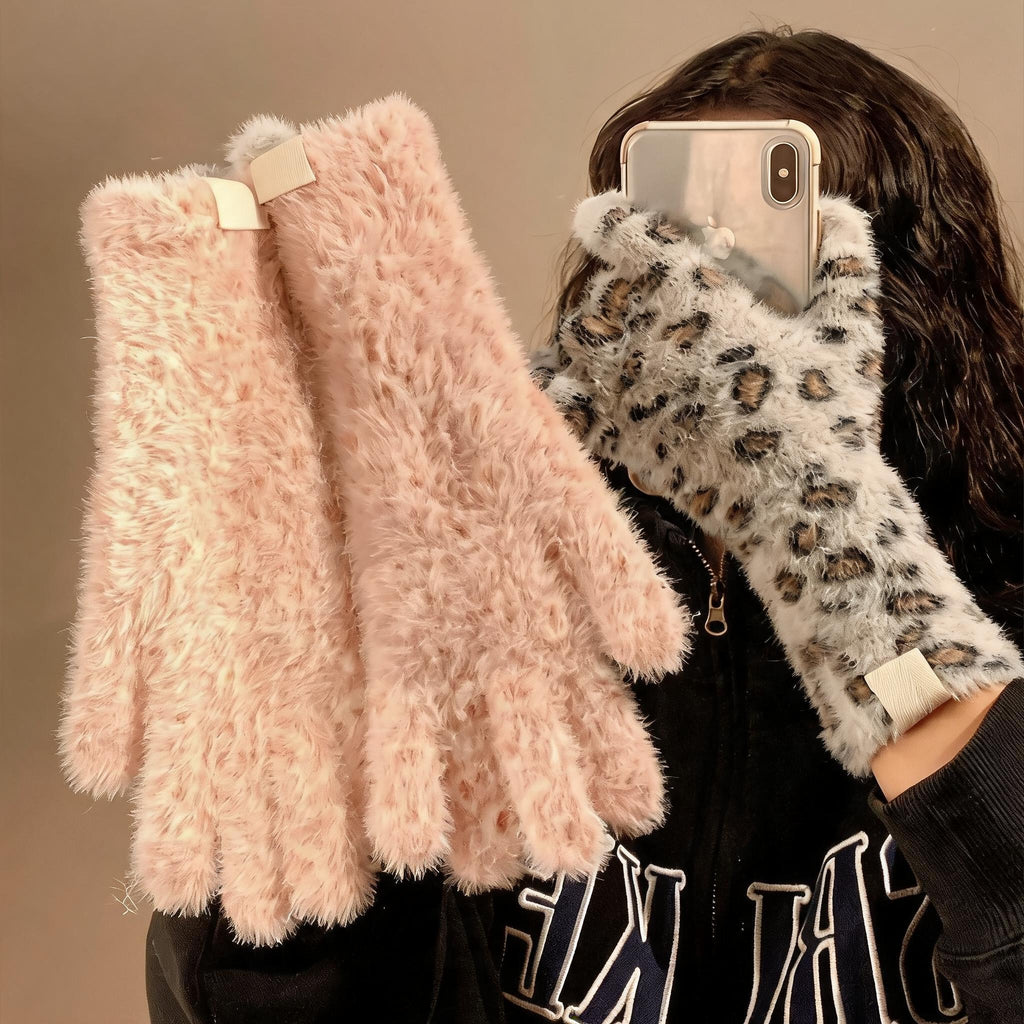Fuzzy Leopard Touchscreen Gloves