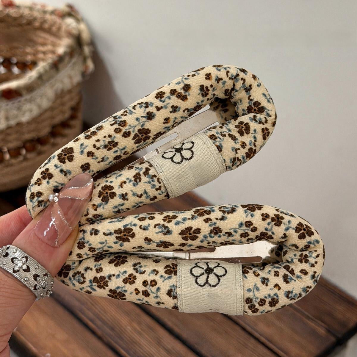 Ditsy Floral Padded Snap Clip