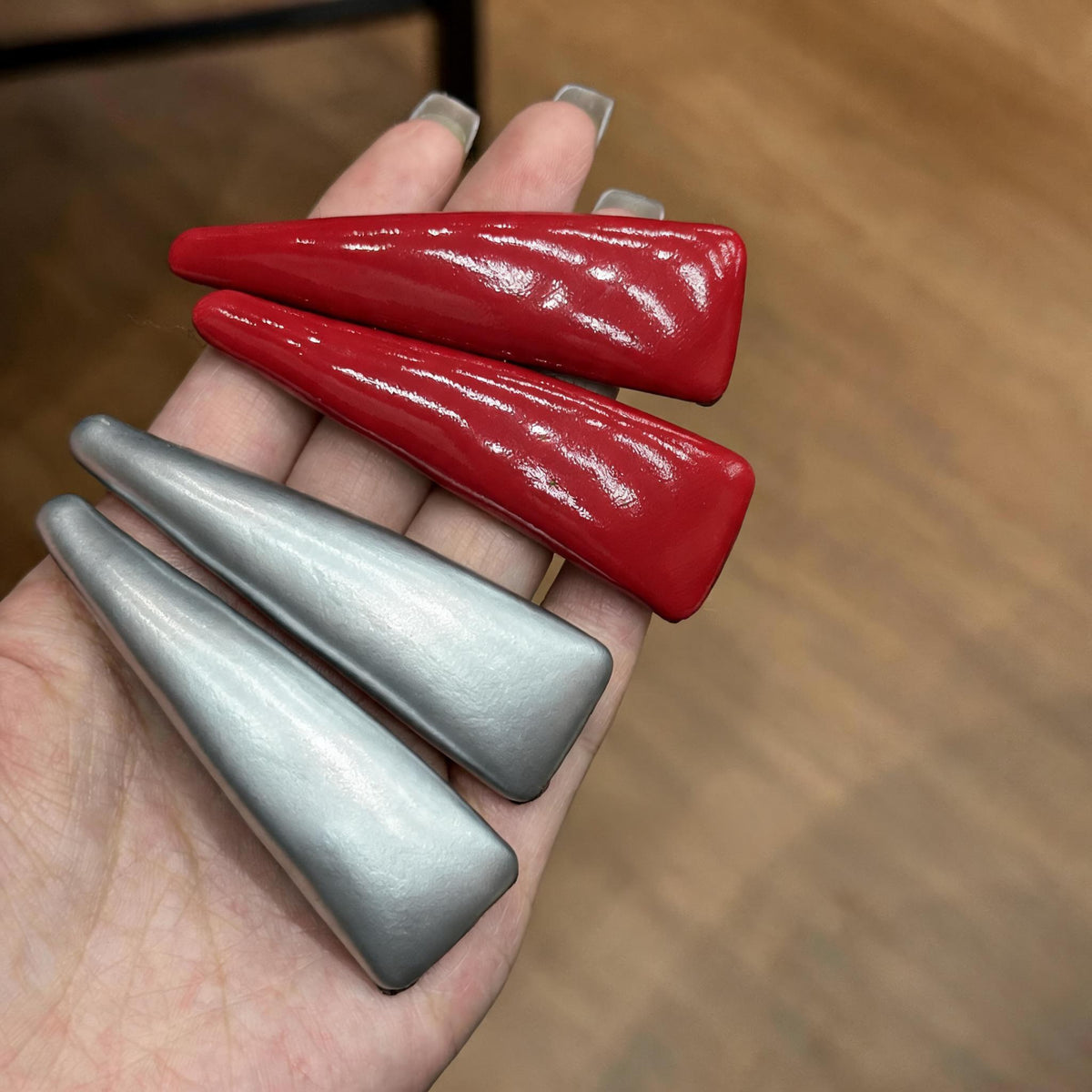 Glossy Triangle Snap Clip