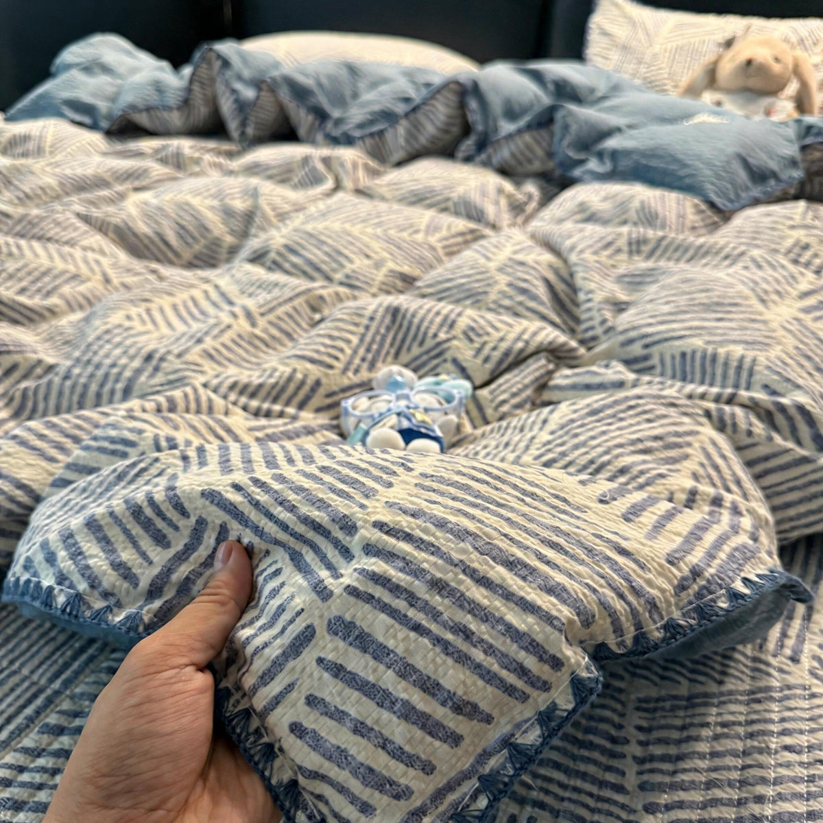 Scalloped Lace Quilted Cotton Coverlet
