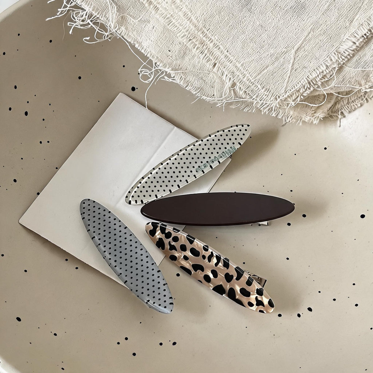 Retro Print Oval Hair Clips